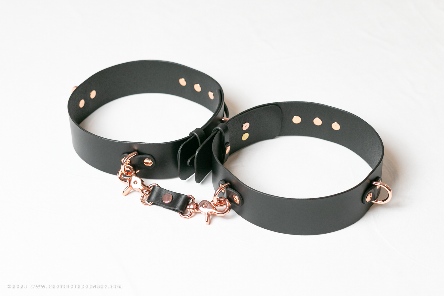 Locking Post Leather Bondage Thigh Cuffs