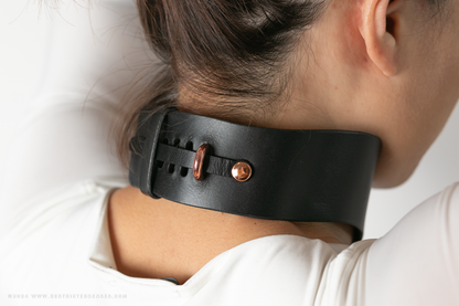 Tear Drop Leather Bondage Collar